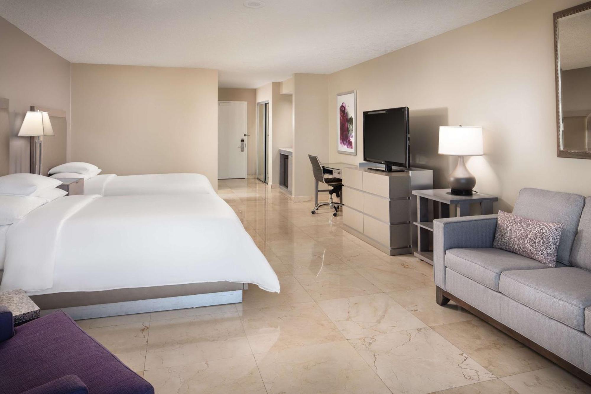 Doubletree By Hilton Grand Hotel Biscayne Bay Miami Exterior foto